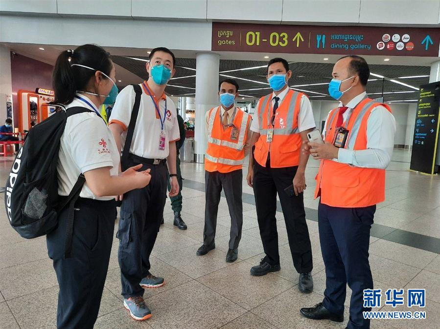 （國際疫情&middot;圖文互動）（4）&ldquo;工作忙碌又細致，經(jīng)驗豐富又專業(yè)&rdquo;&mdash;&mdash;一名柬埔寨青年眼中的中國援柬抗疫醫(yī)療專家組