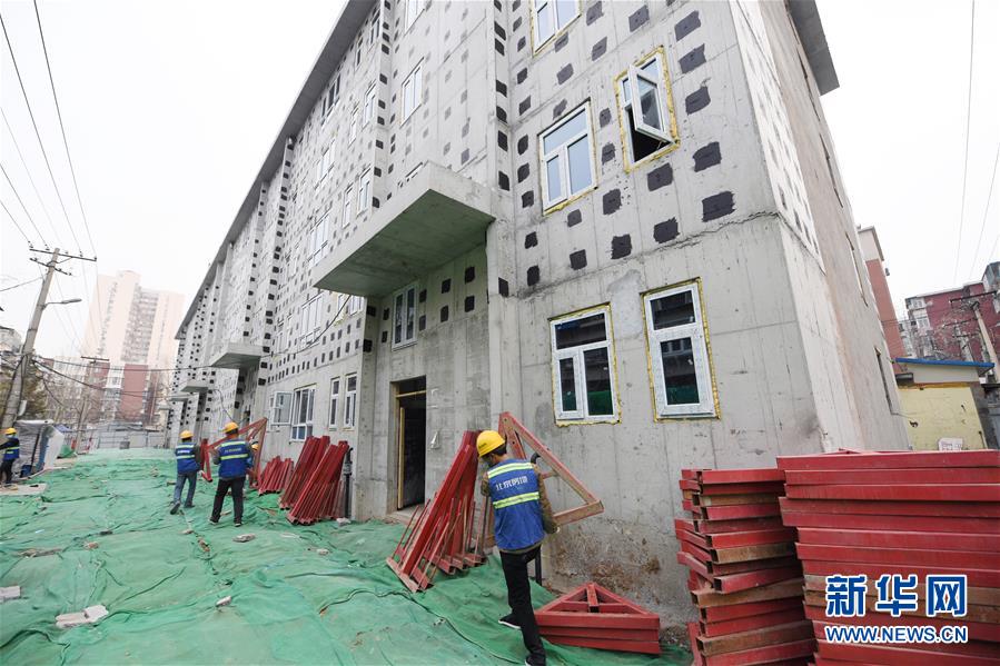 （新華全媒頭條·圖文互動）（4）88級臺階，終于不再是座“山”？——北京老舊小區(qū)加裝電梯現(xiàn)狀調(diào)查