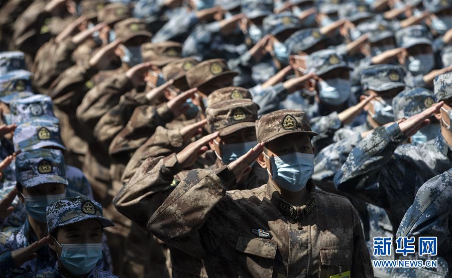 （圖文互動）（1）經(jīng)中央軍委主席習近平批準 軍隊支援湖北醫(yī)療隊圓滿完成任務回撤