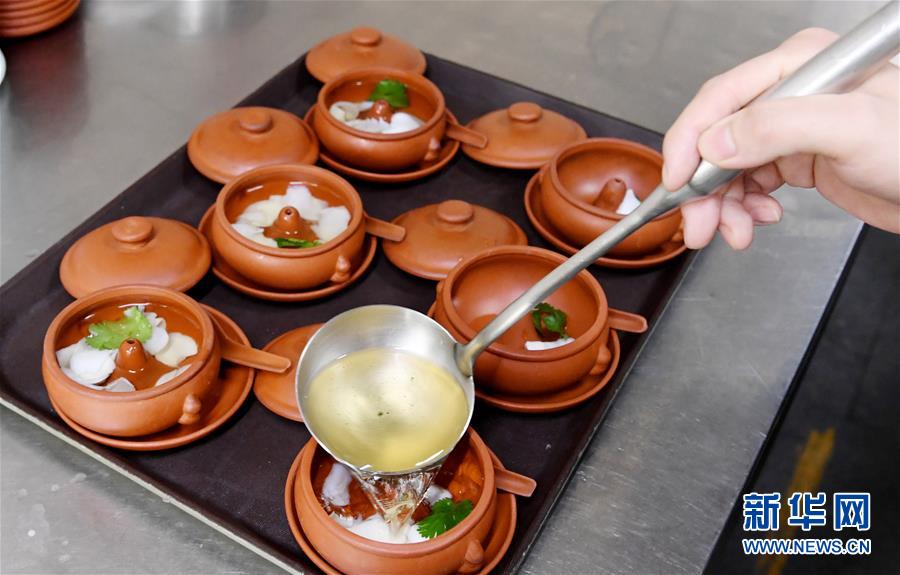 （聚焦復(fù)工復(fù)產(chǎn)&middot;圖文互動）（3）&ldquo;分得安心，吃得放心&rdquo;&mdash;&mdash;豫菜老字號的復(fù)工見聞