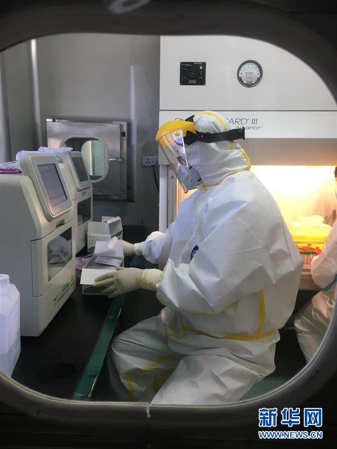 （一線(xiàn)抗疫群英譜&middot;圖文互動(dòng)）（2）山西檢測(cè)員伉儷：疫情不退，決不放松