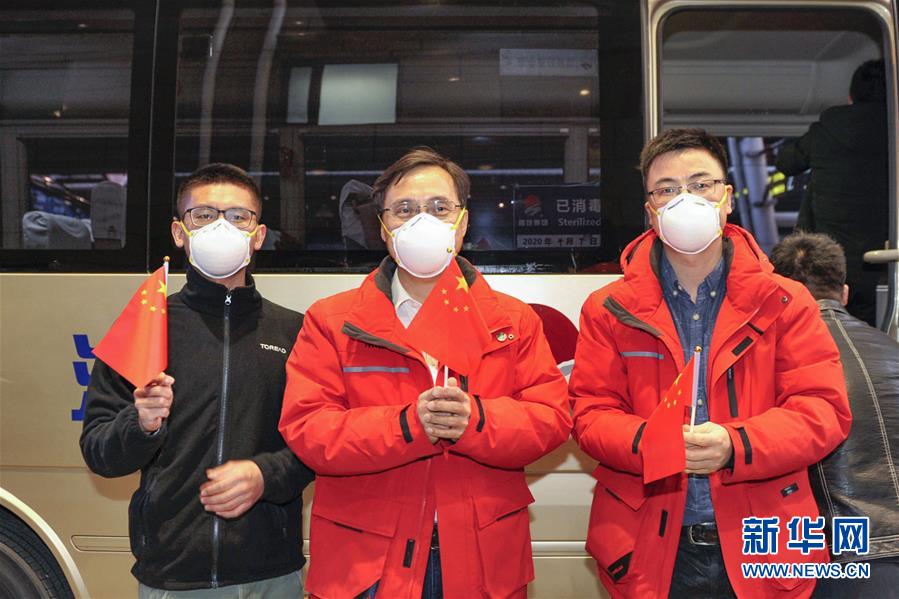 （聚焦疫情防控·圖文互動(dòng)）（8）分秒必爭(zhēng)！一切為了治病救人——中國抗疫生命至上的生動(dòng)實(shí)踐