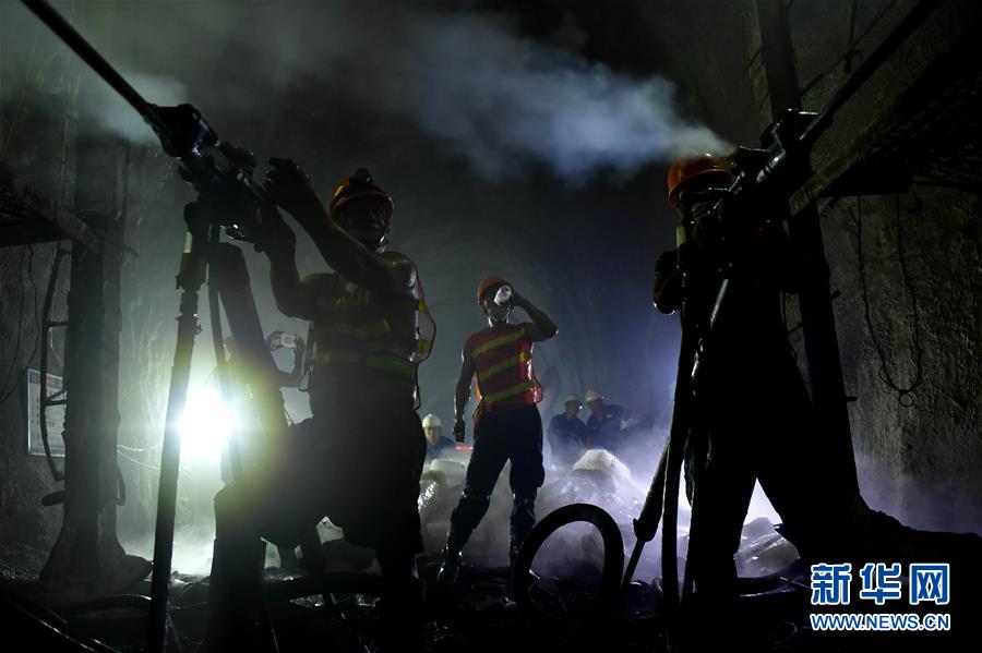 (圖文互動)(1)“最難掘進(jìn)隧道”大柱山隧道貫通