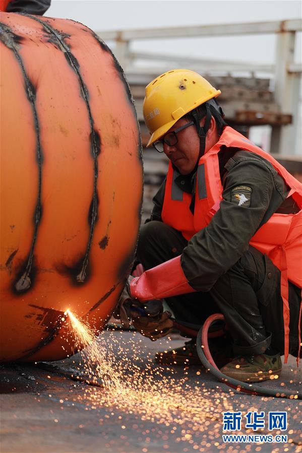 (圖文互動)(6)伶仃洋上超級工程建設(shè)者的一天