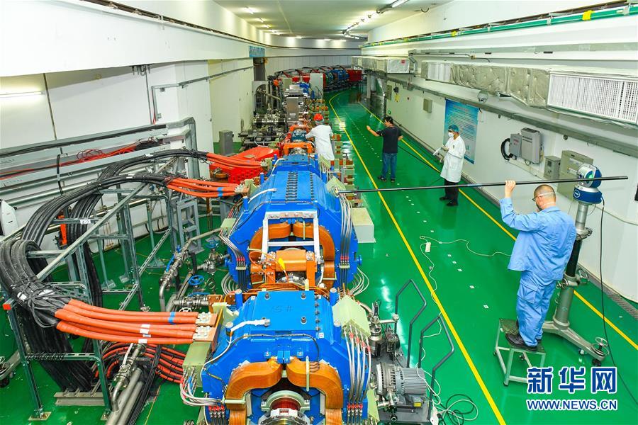 （新華全媒頭條·圖文互動(dòng)）（12）新基建，澎湃中國(guó)經(jīng)濟(jì)新動(dòng)能