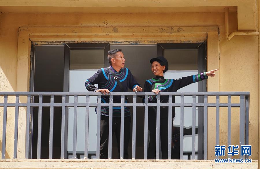 （熱點(diǎn)鮮報(bào)&middot;圖文互動(dòng)）（6）出懸崖記&mdash;&mdash;四川涼山&ldquo;懸崖村&rdquo;貧困群眾走下&ldquo;天梯&rdquo;搬新居