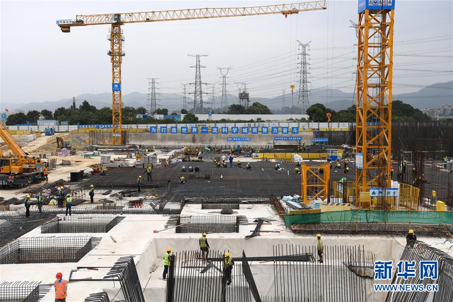 （在習(xí)近平新時代中國特色社會主義思想指引下&mdash;&mdash;新時代新作為新篇章&middot;習(xí)近平總書記關(guān)切事&middot;圖文互動）（6）新機(jī)遇、新引擎&mdash;&mdash;重大工程重大項目建設(shè)新動向觀察