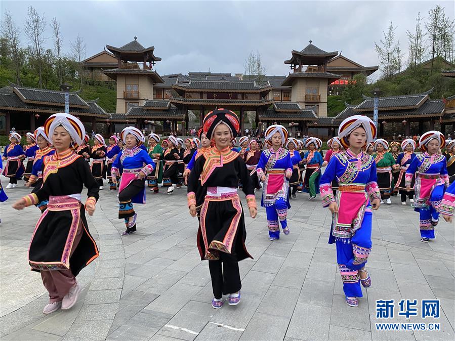 （決戰(zhàn)決勝脫貧攻堅(jiān)&middot;圖文互動(dòng)）（1）阿妹戚托：大山里的&ldquo;非遺&rdquo;助搬遷群眾穩(wěn)得住