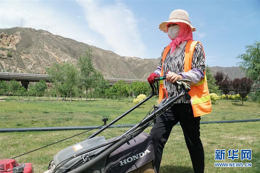 （決戰(zhàn)決勝脫貧攻堅(jiān)&middot;圖文互動）（3）李三姐有了&ldquo;美&rdquo;差事