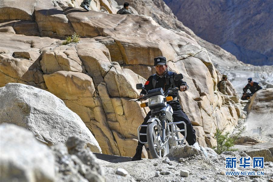 （新華全媒頭條·圖文互動(dòng)）（12）飛吧，“帕米爾雄鷹”！