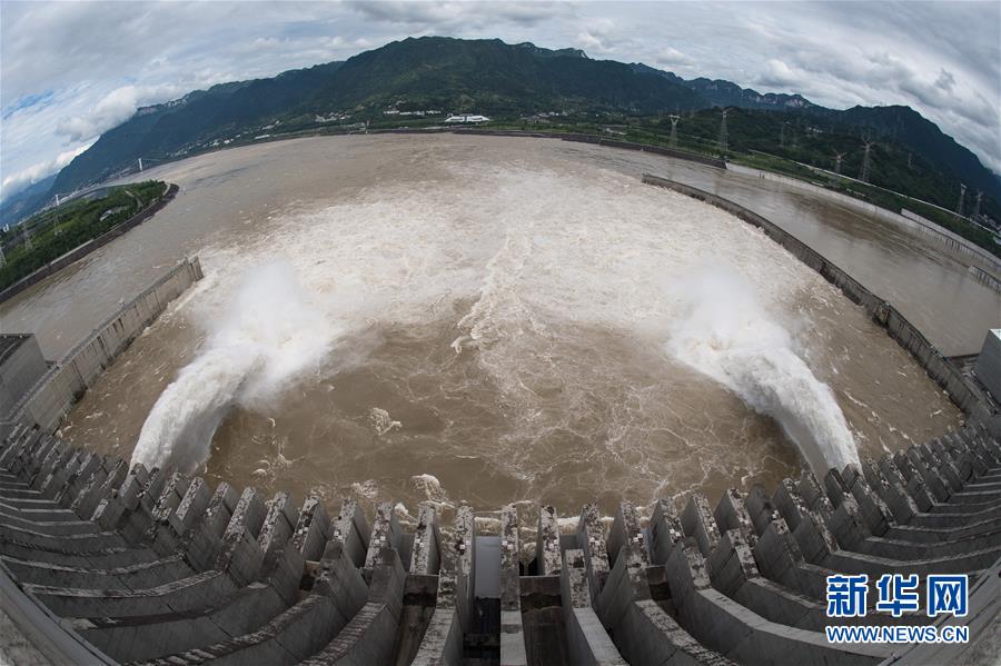 (新華全媒頭條·圖文互動)(7)把確保人民生命安全放在第一位——聚焦當(dāng)前我國防汛救災(zāi)工作