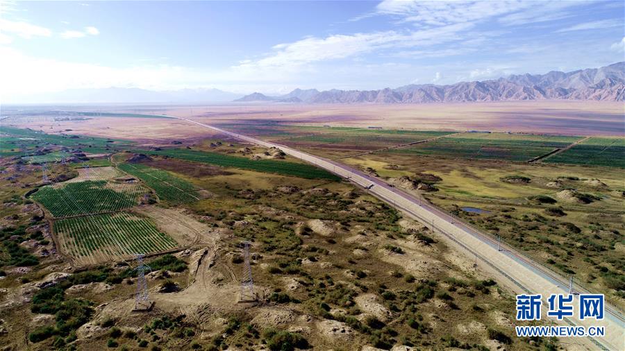 (圖文互動)(3)格庫鐵路青海段正式開通運(yùn)營