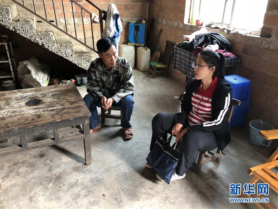 (新華全媒頭條·圖文互動)(4)初心赴使命 熱血寫春秋——記脫貧攻堅(jiān)中的共產(chǎn)黨員