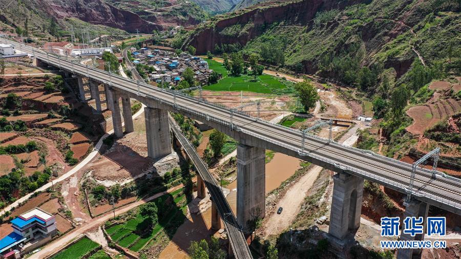 (新華全媒頭條·圖文互動)(1)自強(qiáng)的力量——成昆鐵路通車50年記