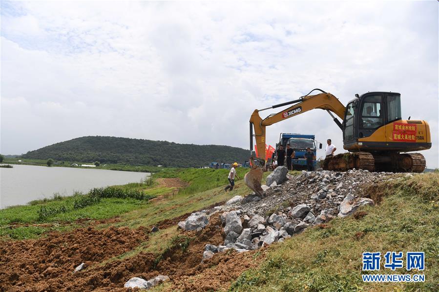 (防汛抗洪·圖文互動(dòng))(2)抗洪搶險(xiǎn)的中堅(jiān)力量——安徽宣城防汛抗洪一線見聞