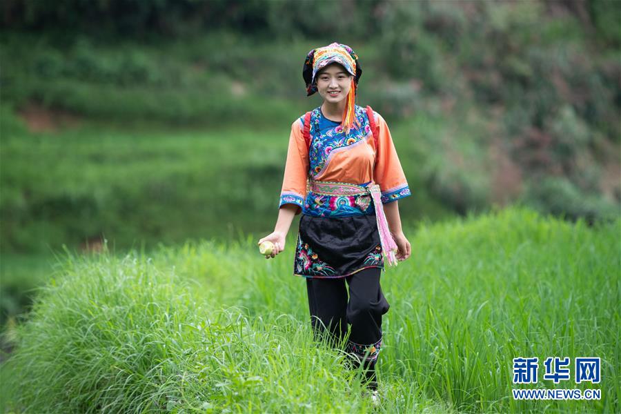 （新華全媒頭條·走向我們的小康生活·圖文互動(dòng)）（4）那山，那人，那苗寨——十八洞村三代人的奮斗史