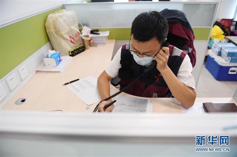 （新華全媒頭條·圖文互動）（2）首都再戰(zhàn)“疫”，難忘40天——寫在北京應急響應級別降級之際