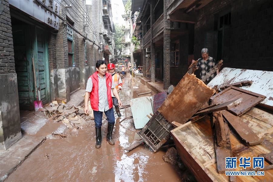 (防汛抗洪·一線人物·圖文互動(dòng))(7)“硬漢”傅山祥