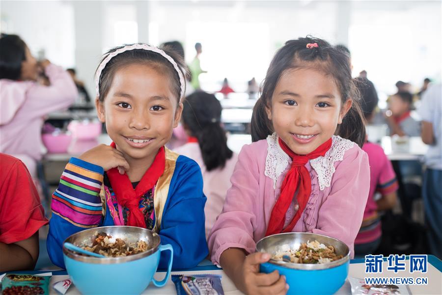 （新華全媒頭條&middot;圖文互動(dòng)）（11）&ldquo;美麗的中國夢屬于你們&rdquo;&mdash;&mdash;以習(xí)近平同志為核心的黨中央關(guān)心少年兒童工作紀(jì)實(shí)