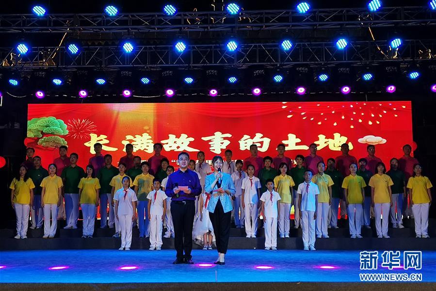 （新華全媒頭條&middot;走向我們的小康生活&middot;圖文互動）（2）我們村里的年輕人&mdash;&mdash;賈家莊追求美好生活的&ldquo;動力源泉&rdquo;