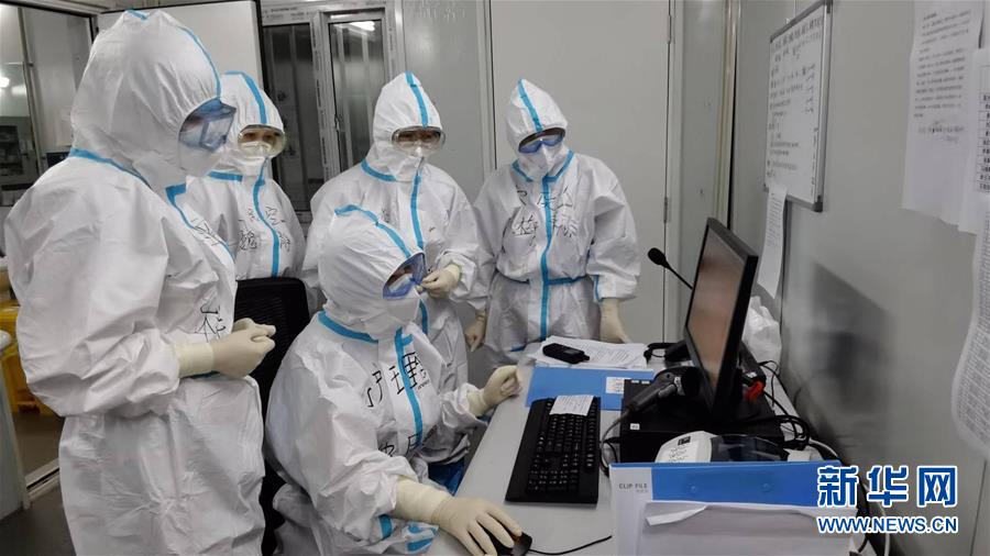 （圖文互動）（5）“白衣戰(zhàn)士”在沖鋒——記“最美新時(shí)代革命軍人”仲月霞