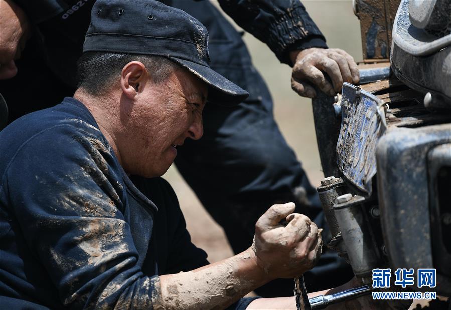 （圖文互動）（5）記者手記：可可西里，“挪”向“藏羚羊大產(chǎn)房”的14個半小時