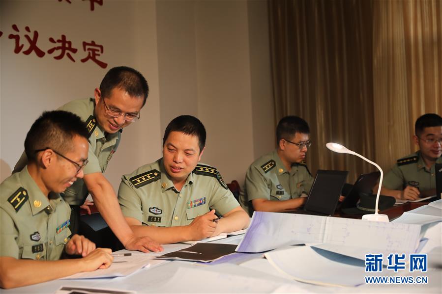 (圖文互動(dòng))(5)對(duì)黨赤“淳” 為國志“靜”——記戰(zhàn)略支援部隊(duì)某部高級(jí)工程師淳靜