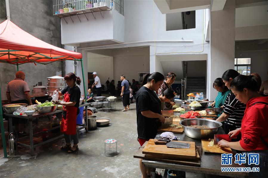 （新華全媒頭條&middot;圖文互動）（12）&ldquo;洪線&rdquo;逆險守家國&mdash;&mdash;抗洪一線的凡人星光