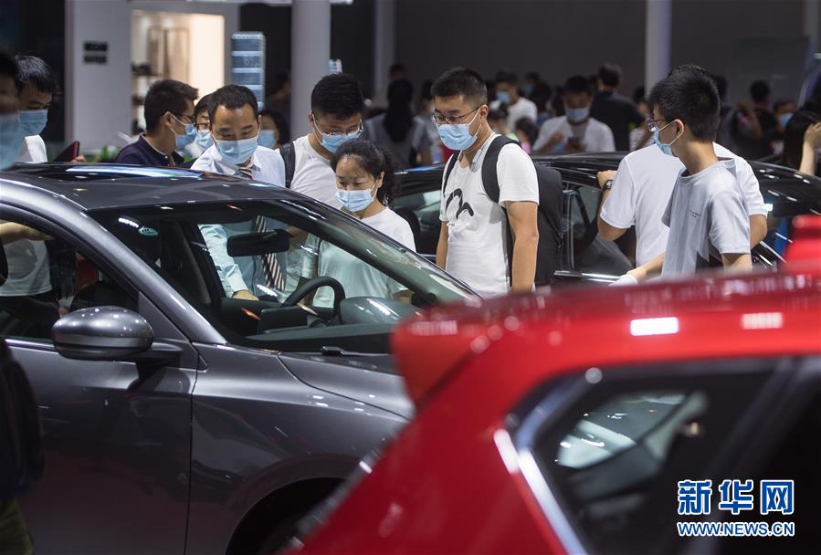 （在習(xí)近平新時(shí)代中國特色社會(huì)主義思想指引下——新時(shí)代新作為新篇章·習(xí)近平總書記關(guān)切事·圖文互動(dòng)）（2）消費(fèi)回暖市聲新——內(nèi)需動(dòng)力不斷釋放的市場(chǎng)觀察