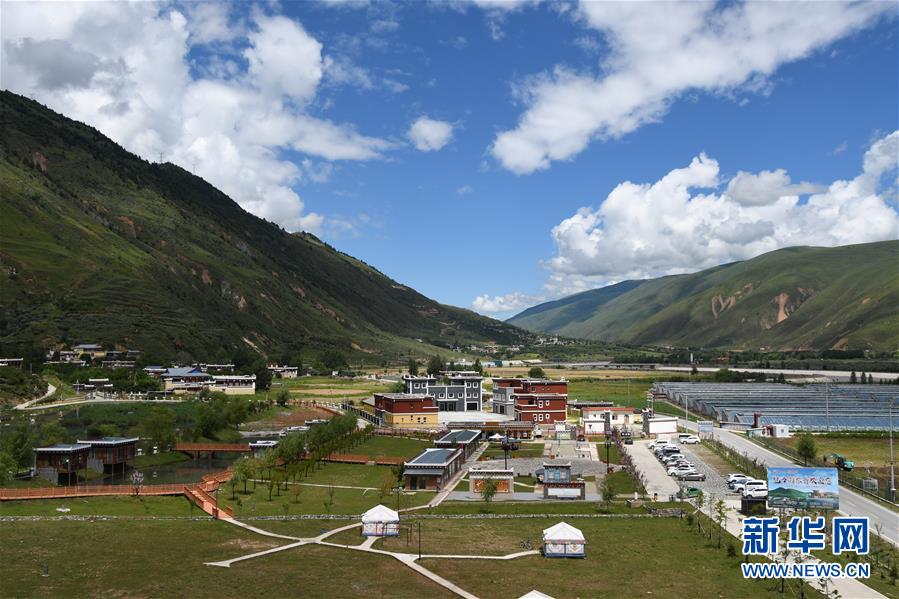 （鄉(xiāng)村振興&middot;圖文互動(dòng)）（2）村里來了位&ldquo;掏糞書記&rdquo;