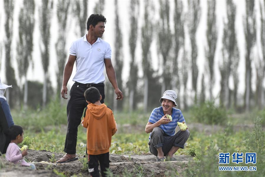 （決戰(zhàn)決勝脫貧攻堅(jiān)&middot;圖文互動）（1）&ldquo;窮&rdquo;鄉(xiāng)富戶的販瓜生意經(jīng)