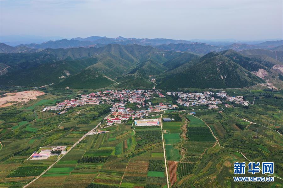 （新華全媒頭條&middot;走向我們的小康生活&middot;圖文互動）（13）長城腳下，小康村串成&ldquo;珍珠鏈&rdquo;