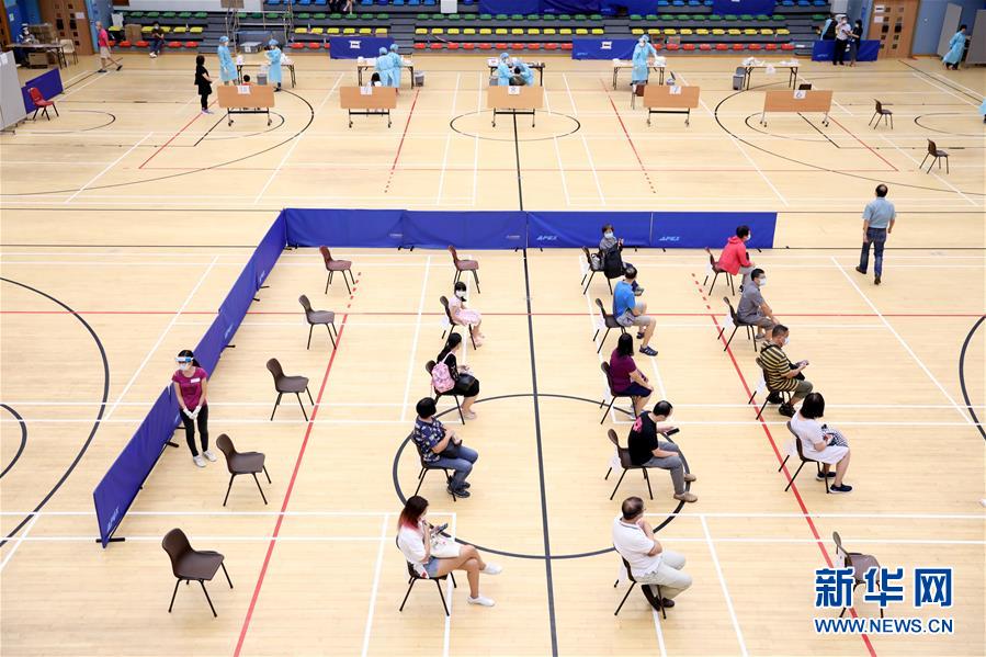 （圖文互動）（3）&ldquo;身為醫(yī)護人員一分子，應(yīng)該出來幫忙&rdquo;&mdash;&mdash;參與新冠病毒社區(qū)檢測的香港醫(yī)護人員速寫