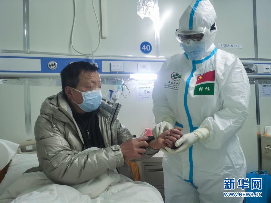 （抗疫一線醫(yī)務(wù)人員英雄群體·圖文互動(dòng)）（2）合力護(hù)航生命之舟——遼寧、上海、廣東等醫(yī)療隊(duì)聯(lián)手決戰(zhàn)雷神山