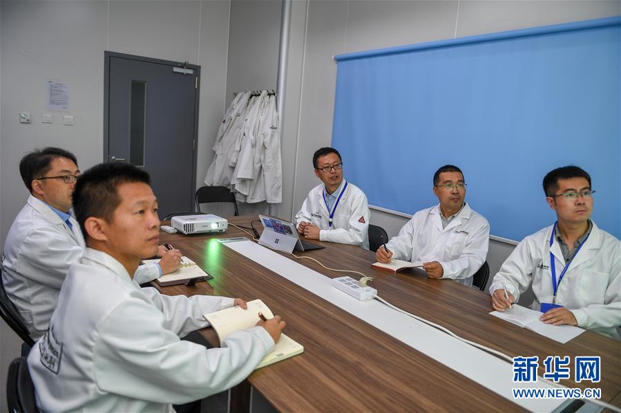 （在習(xí)近平新時(shí)代中國(guó)特色社會(huì)主義思想指引下——新時(shí)代新作為新篇章·習(xí)近平總書(shū)記關(guān)切事·圖文互動(dòng)）（1）終不悔為國(guó)為民，攀高峰只爭(zhēng)朝夕——來(lái)自科學(xué)家們的動(dòng)人故事