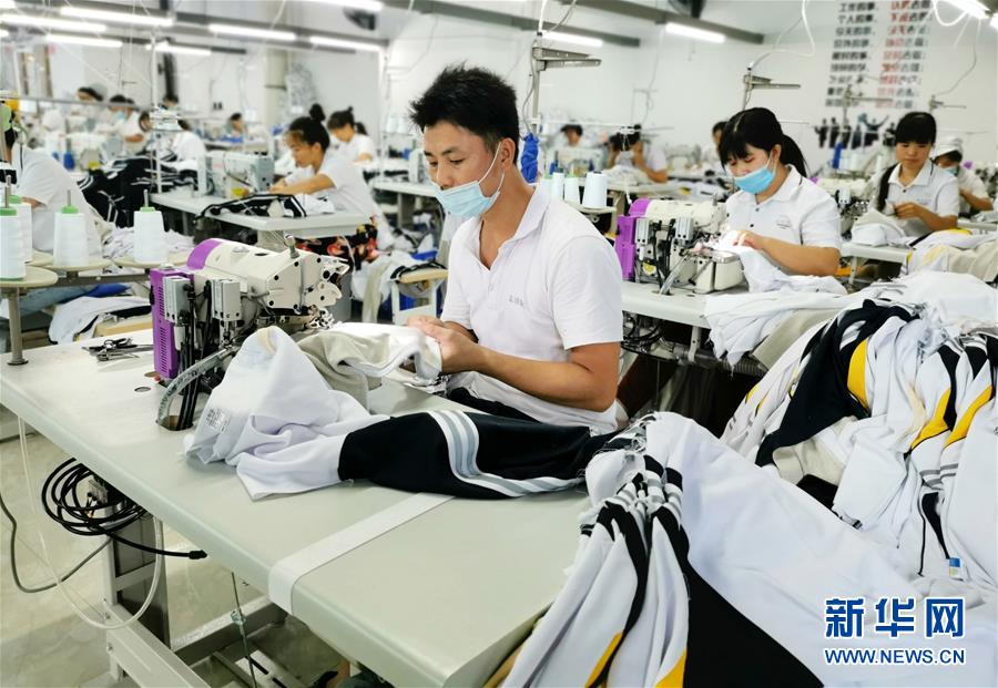 （決戰(zhàn)決勝脫貧攻堅·圖文互動）（6）同飲一江水 攜手“斬窮根”——深圳對口廣西河池、百色扶貧協(xié)作見聞