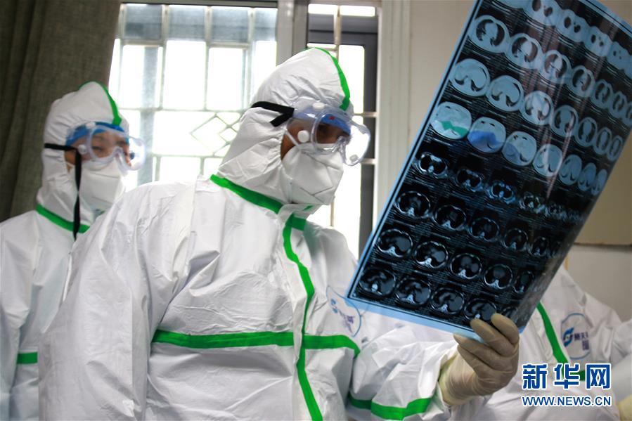 (抗疫一線醫(yī)務(wù)人員英雄群體·圖文互動)(5)中醫(yī)勇士戰(zhàn)疫魔——記中國中醫(yī)科學(xué)院國家援鄂抗疫中醫(yī)醫(yī)療隊(duì)