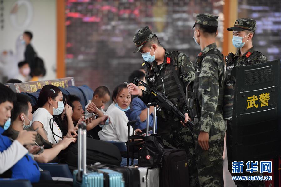 （圖文互動）（1）武警官兵“雙節(jié)”堅(jiān)守戰(zhàn)位保平安