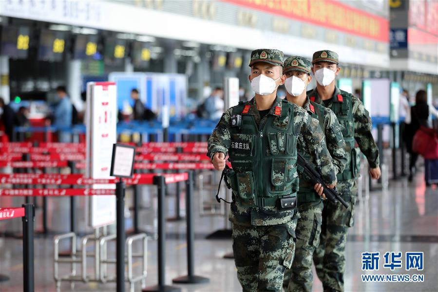 （圖文互動）（7）武警官兵“雙節(jié)”堅(jiān)守戰(zhàn)位保平安