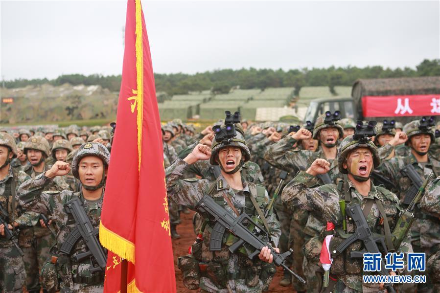 （在習(xí)近平強(qiáng)軍思想指引下&middot;我們在戰(zhàn)位報(bào)告&middot;圖文互動）（1）千里移防，鐵心跟黨走&mdash;&mdash;南部戰(zhàn)區(qū)陸軍第75集團(tuán)軍某紅軍旅政治建軍、練兵備戰(zhàn)記事