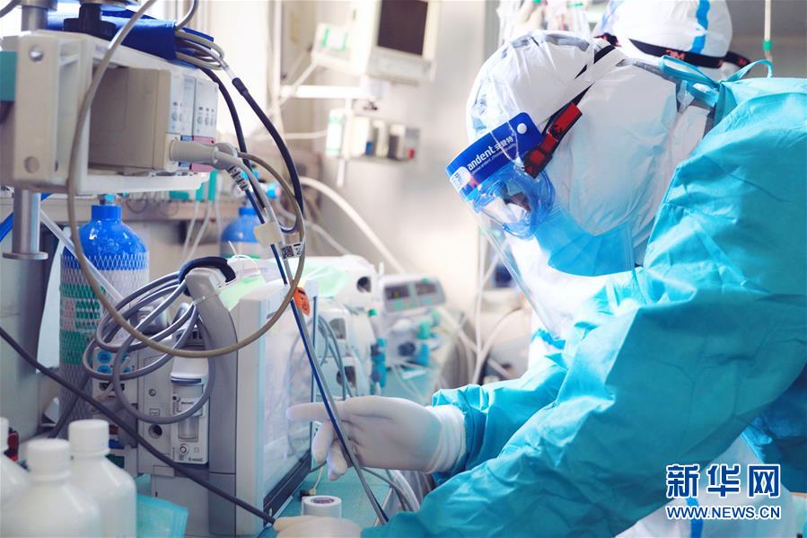 (在習(xí)近平強(qiáng)軍思想指引下·我們?cè)趹?zhàn)位報(bào)告·圖文互動(dòng))(3)“火神山”答卷:現(xiàn)代衛(wèi)勤向戰(zhàn)而生