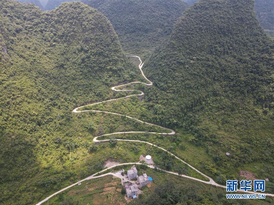 (新華全媒頭條·圖文互動)(2)決戰(zhàn)千山萬弄間——廣西“極貧角落”最后攻堅(jiān)記