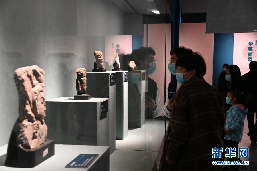 (圖文互動)(3)中國三大石窟在河南洛陽首次聯(lián)袂開展