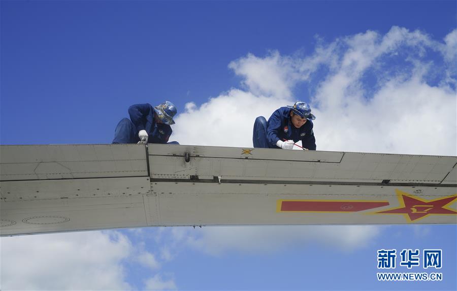 （在習(xí)近平強軍思想指引下·我們在戰(zhàn)位報告·圖文互動）（1）偵天探海 狩獵?？?mdash;—南部戰(zhàn)區(qū)海軍航空兵某師加速轉(zhuǎn)型提升新質(zhì)戰(zhàn)斗力記事