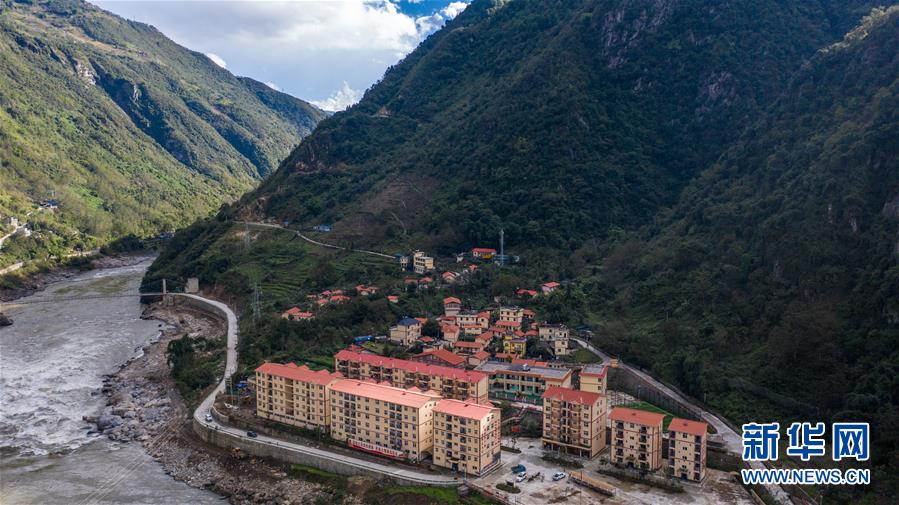 （決戰(zhàn)決勝脫貧攻堅(jiān)&middot;圖文互動）（3）搬遷點(diǎn)的快樂事&mdash;&mdash;云南努力讓搬遷群眾安居樂業(yè)