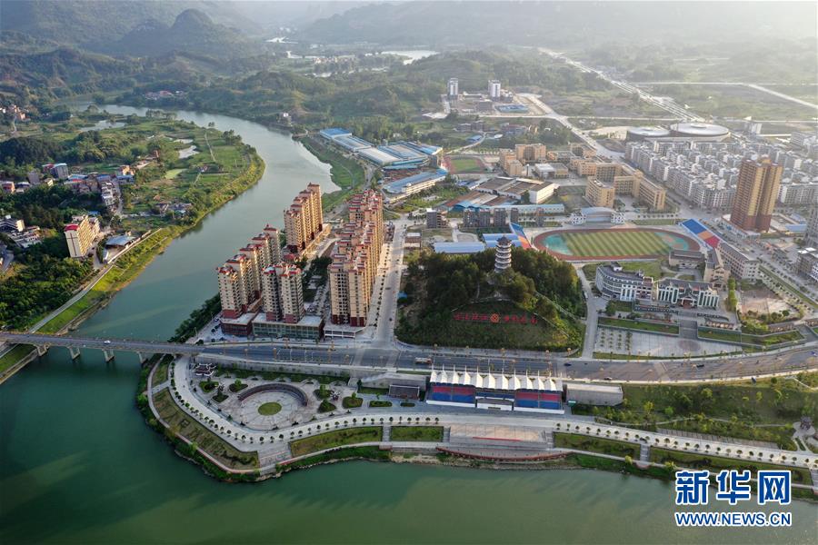 (新華全媒頭條·兩會特別報道·圖文互動)(2)齊心協(xié)力 砥礪奮進(jìn)——2020年全國兩會凝聚起決戰(zhàn)決勝的強大力量