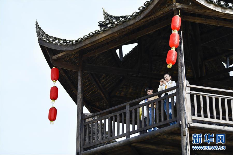 （新華全媒頭條·圖文互動）（20）從人民中汲取磅礴力量——習近平總書記同出席2020年全國兩會人大代表、政協(xié)委員共商國是紀實