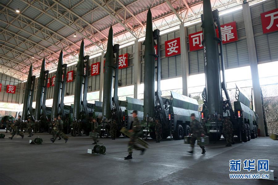 （新華全媒頭條&middot;圖文互動(dòng)）（11）沿著中國(guó)特色強(qiáng)軍之路闊步前進(jìn)&mdash;&mdash;黨中央、中央軍委領(lǐng)導(dǎo)推進(jìn)國(guó)防和軍隊(duì)建設(shè)70年紀(jì)實(shí)