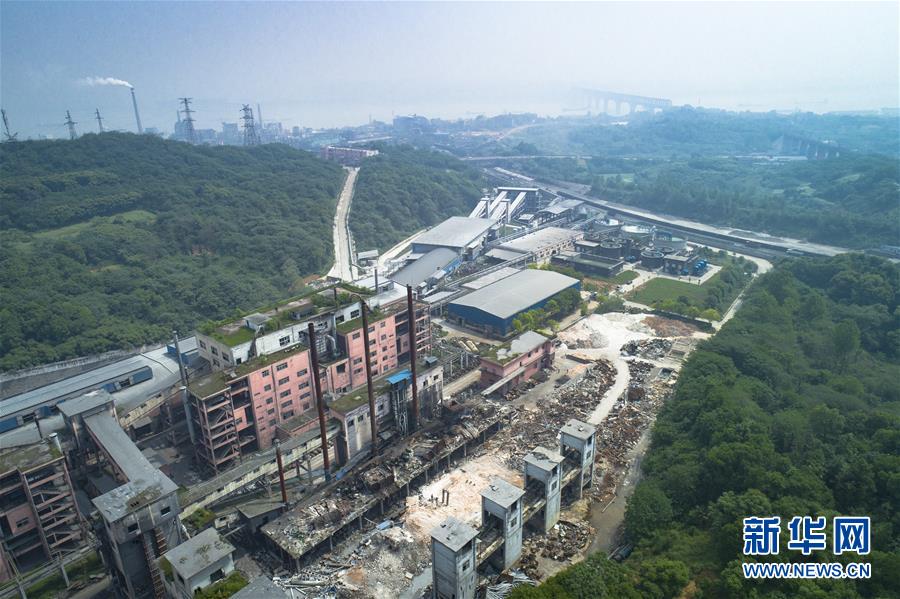 (新華全媒頭條·圖文互動)(6)潮起東方萬象新——以習(xí)近平同志為核心的黨中央團(tuán)結(jié)帶領(lǐng)全黨全軍全國各族人民貫徹落實(shí)黨的十九大精神紀(jì)實(shí)