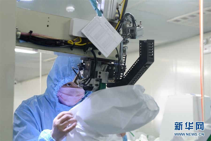 （在習(xí)近平新時代中國特色社會主義思想指引下&mdash;&mdash;新時代新作為新篇章&middot;習(xí)近平總書記關(guān)切事&middot;圖文互動）（4）當(dāng)億萬只手緊握在一起&hellip;&hellip;&mdash;&mdash;戰(zhàn)&ldquo;疫&rdquo;一線感受中國力量